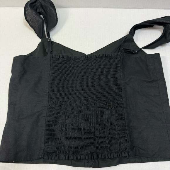 Banana Republic Black Flutter Sleeve Crop Blouse Size Medium Petite - Picture 7 of 7